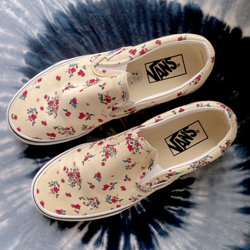 Vans Ditsy Floral Classic Slip-On Shoes Women's Size 7.5